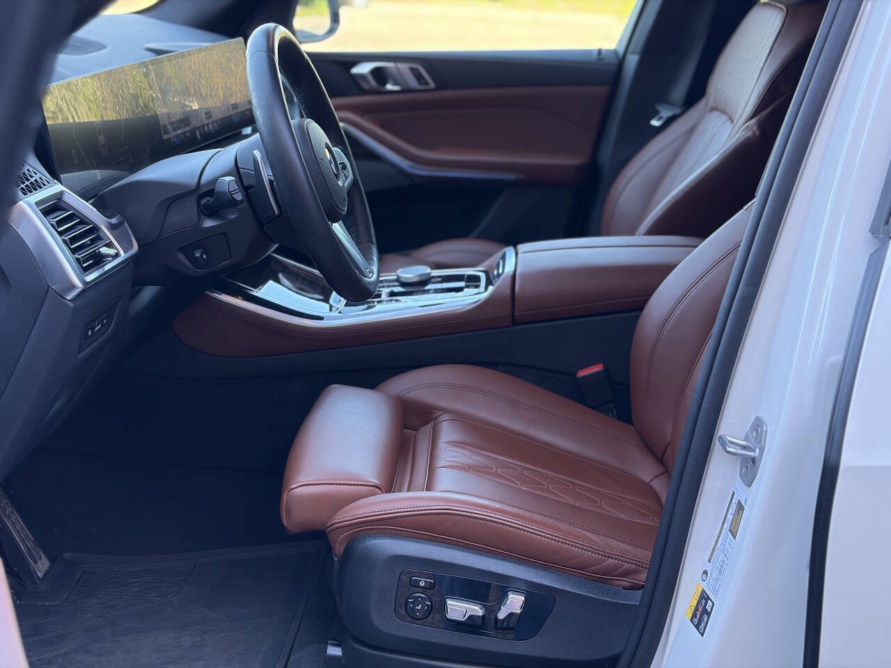 Used 2024 BMW X5 sDrive40i w/ M Sport Package RWD image 15