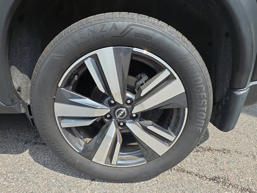 Certified 2025 Nissan Rogue SL AWD/4WD image 22