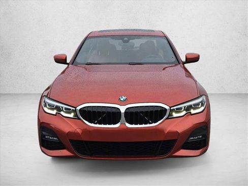 Used 2022 BMW 330i Sedan w/ M Sport Package RWD image 2