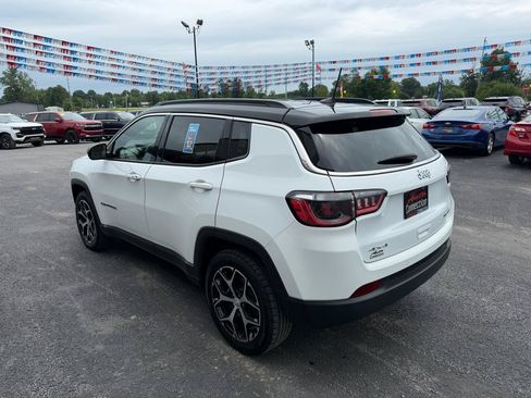 Used 2024 Jeep Compass Limited AWD/4WD image 7