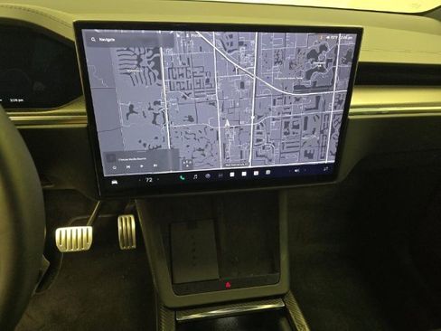 Used 2023 Tesla Model X Plaid image 5