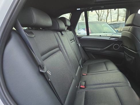 Used 2011 BMW X5 M image 22
