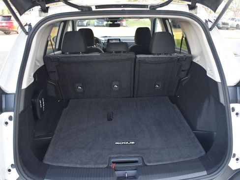 Used 2023 Nissan Rogue SV FWD image 48