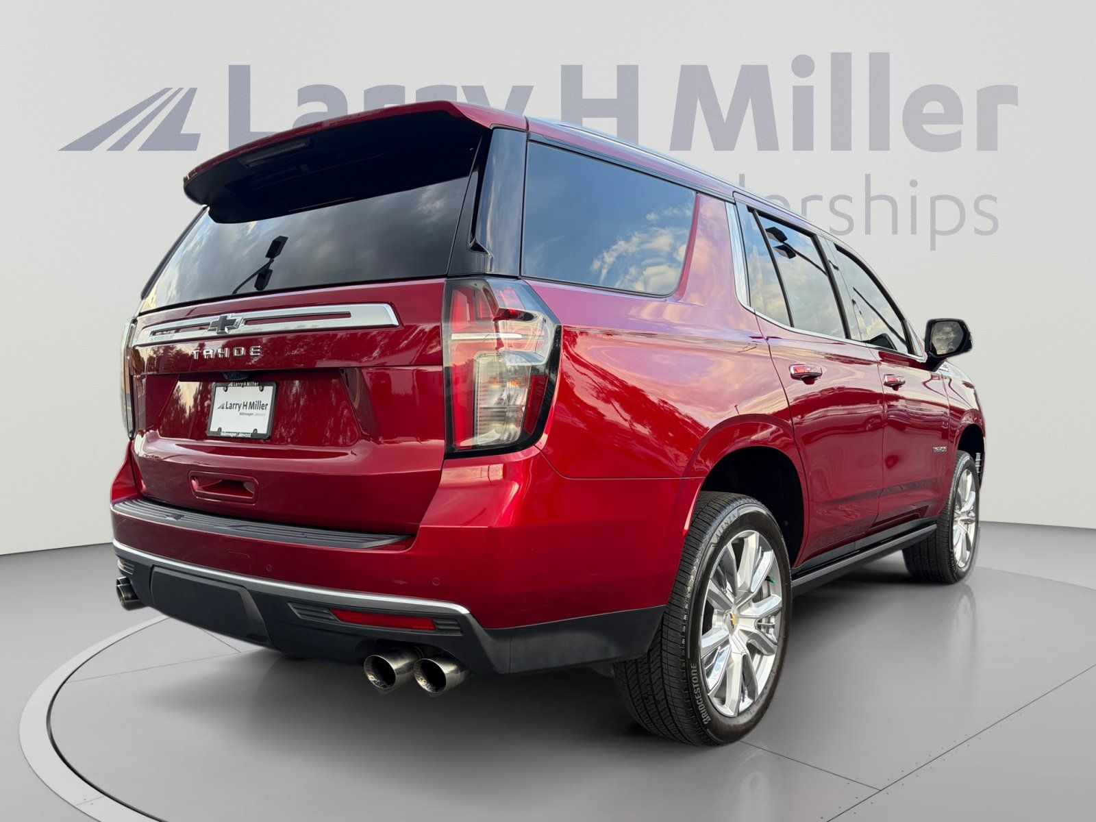 Used 2023 Chevrolet Tahoe High Country w/ Premium Package 2 AWD/4WD image 5