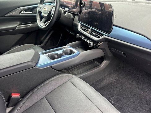 Certified 2024 Chevrolet Equinox EV LT image 23