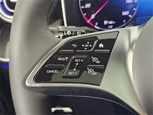 Used 2025 Mercedes-Benz GLC 300 4MATIC image 25