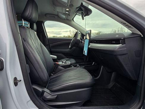 Used 2021 Ford Mustang Mach-E Select image 10