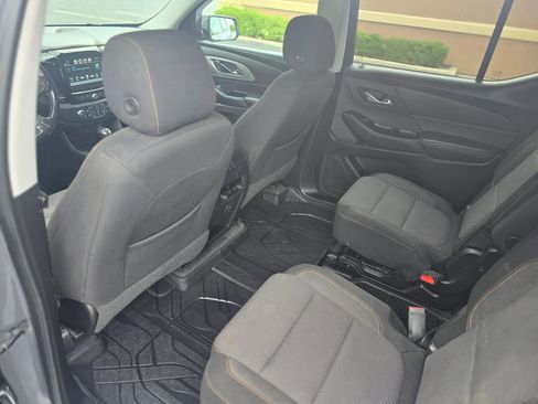 Used 2019 Chevrolet Traverse LT FWD image 16