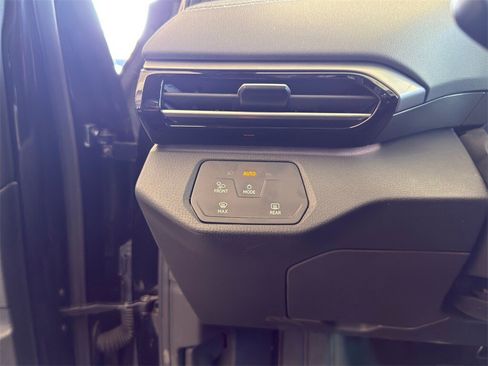 Used 2023 Volkswagen ID.4 Pro image 17