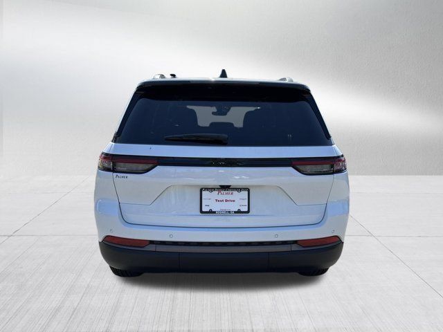 New 2027 Jeep Grand Cherokee Altitude RWD image 6