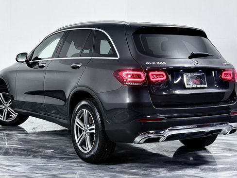 Used 2021 Mercedes-Benz GLC 300 4MATIC w/ Multimedia Package image 11