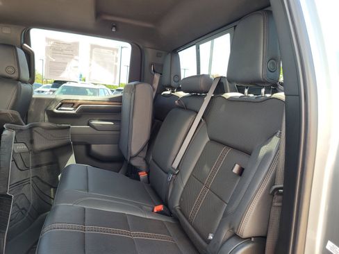 Used 2025 Chevrolet Silverado 1500 High Country AWD/4WD image 13