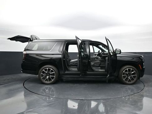 Used 2025 Chevrolet Suburban RST w/ Comfort Package AWD/4WD image 47