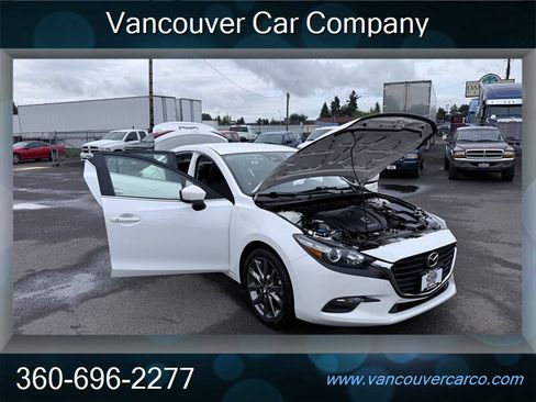 Used 2018 MAZDA MAZDA3 Touring FWD image 32