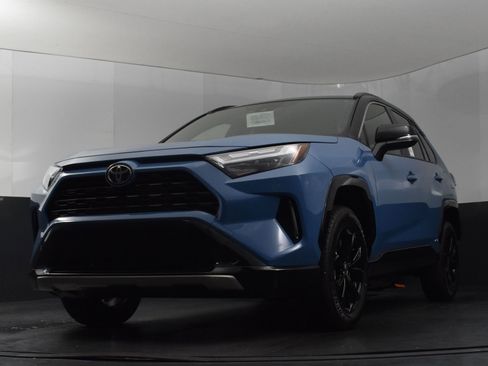 Used 2025 Toyota RAV4 XSE image 36