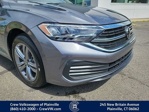 Certified 2024 Volkswagen Jetta SE FWD image 21