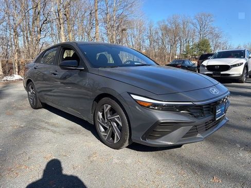 Certified 2025 Hyundai Elantra Sport image 2