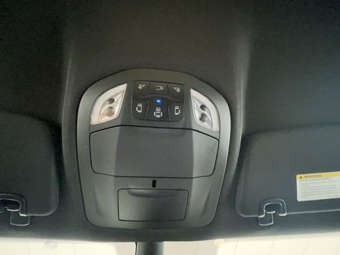 Used 2026 Chrysler Pacifica Select FWD image 19