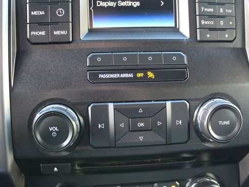 Used 2017 Ford F150 XLT AWD/4WD image 19