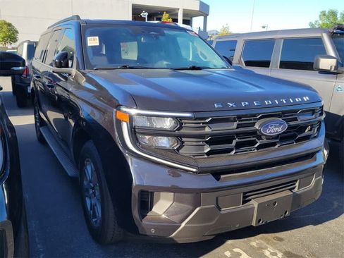 Used 2025 Ford Expedition Max Active image 11
