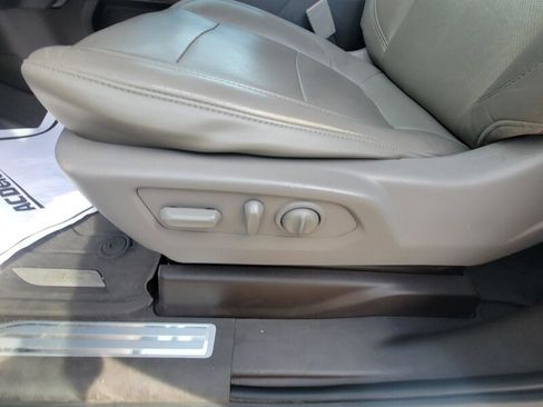 Used 2020 GMC Sierra 1500 SLT w/ SLT Premium Package image 17