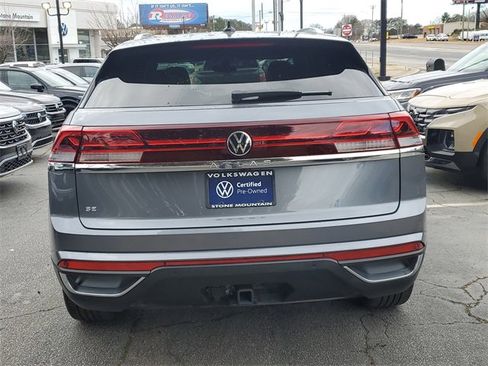 Certified 2025 Volkswagen Atlas Cross Sport SE w/ Panoramic Sunroof Package image 5