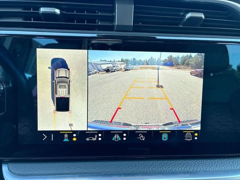 Used 2023 GMC Sierra 1500 Denali w/ Technology Package AWD/4WD image 15