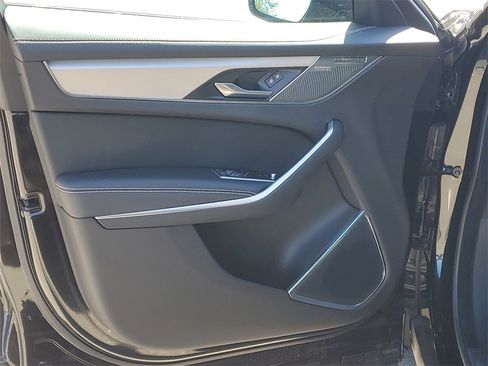 Used 2025 Jaguar F-PACE R-Dynamic S image 8