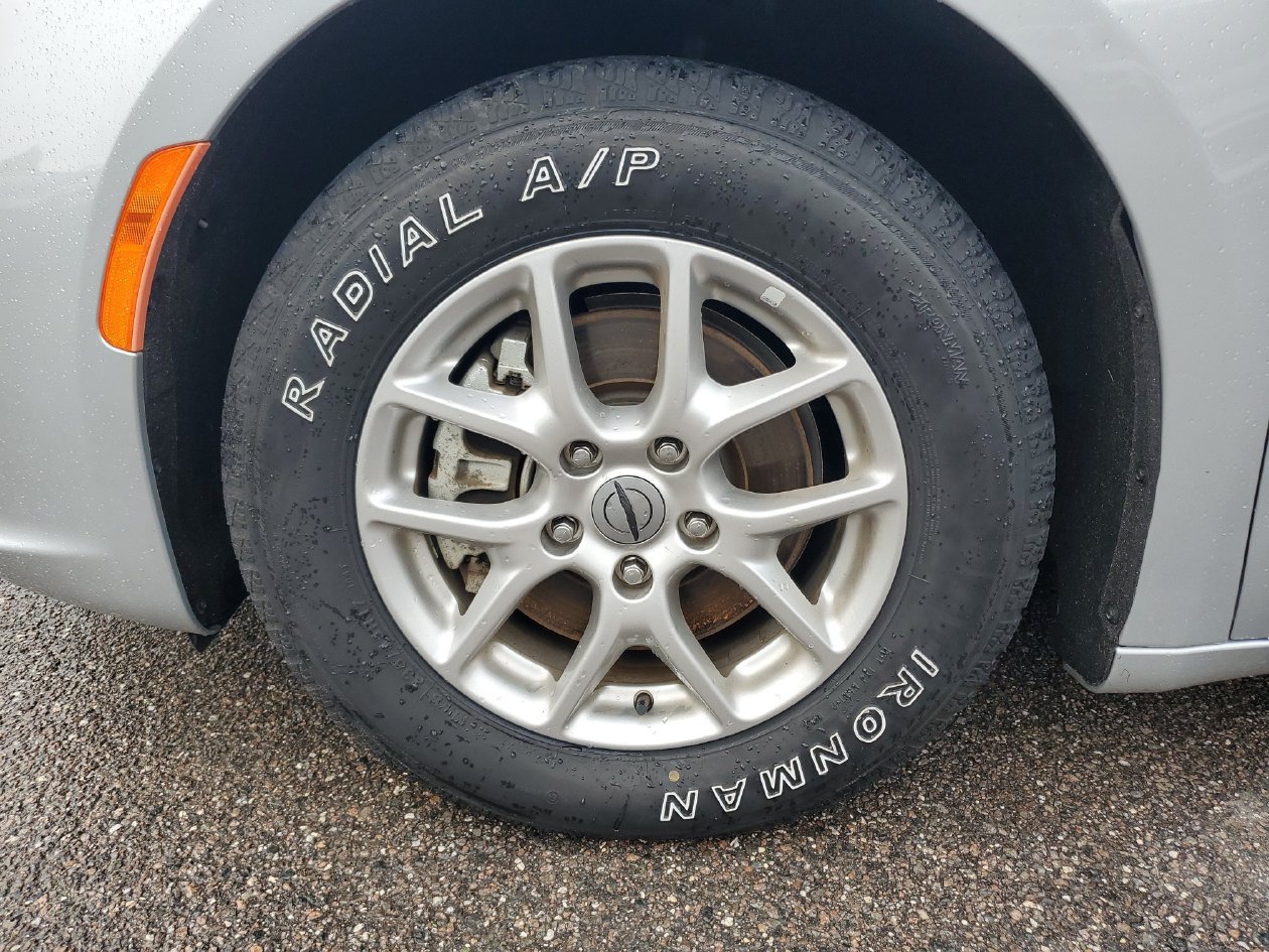 Used 2024 Chrysler Pacifica Touring-L FWD image 5