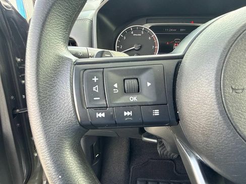 Used 2024 Nissan Rogue SV FWD image 27