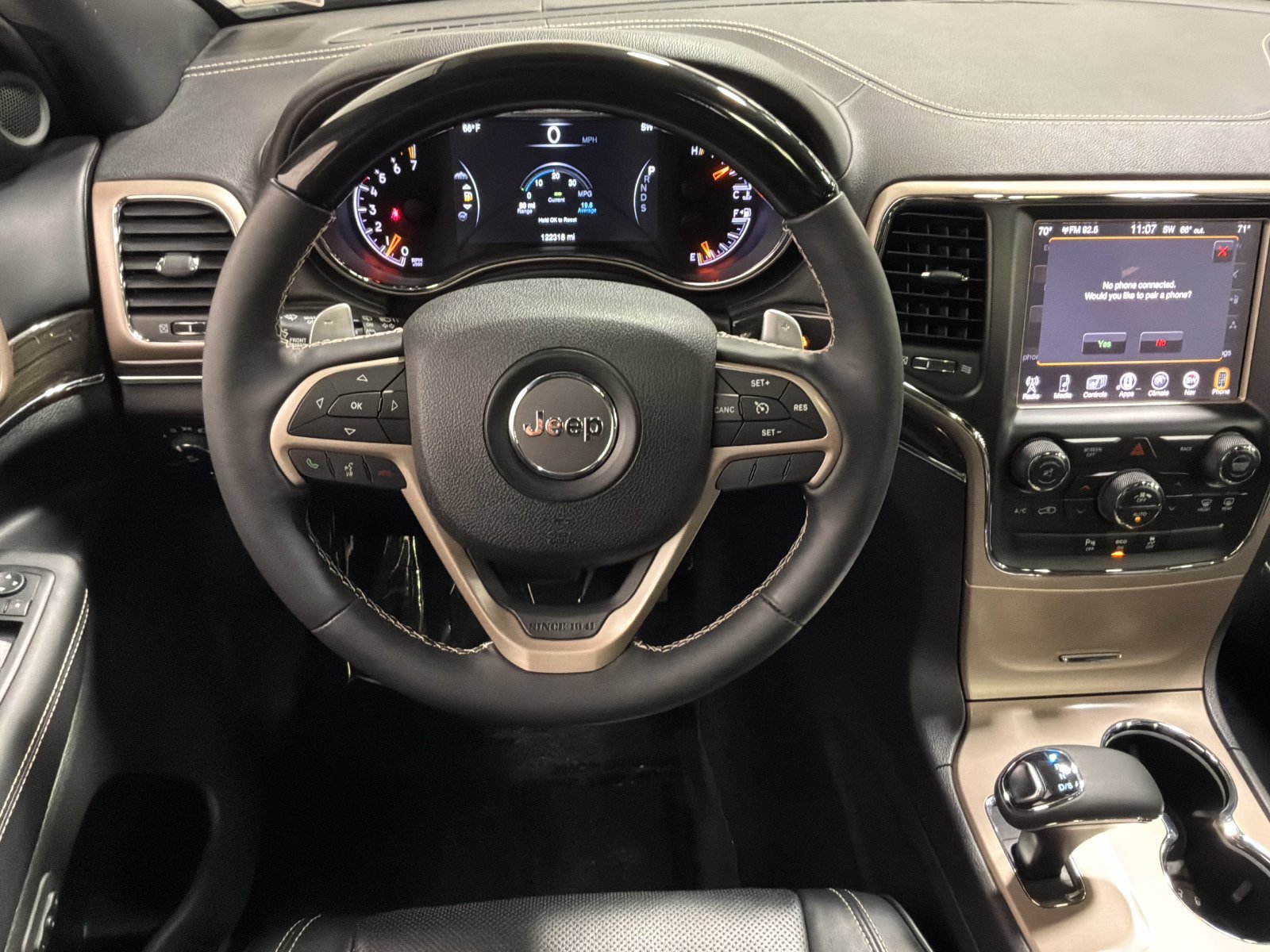 Used 2015 Jeep Grand Cherokee Overland AWD/4WD image 6