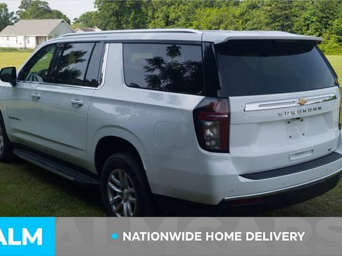 Used 2024 Chevrolet Suburban LT RWD image 5