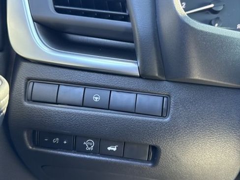 Certified 2025 Nissan Rogue SV image 31