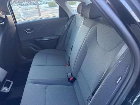 New 2025 Kia K4 LXS image 16