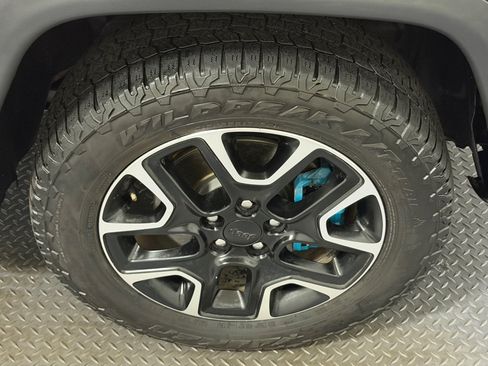 Used 2021 Jeep Compass Trailhawk AWD/4WD image 18