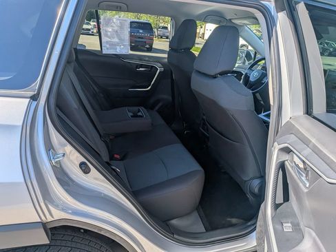 Used 2025 Toyota RAV4 XLE AWD/4WD image 31