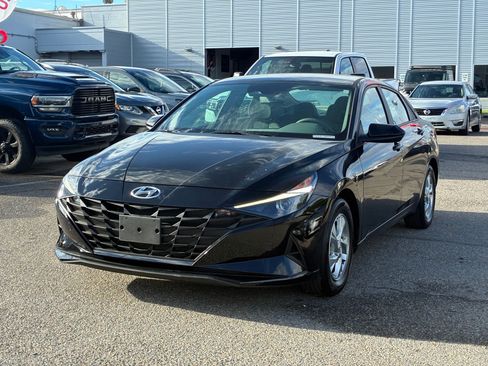 Used 2023 Hyundai Elantra SE FWD image 10