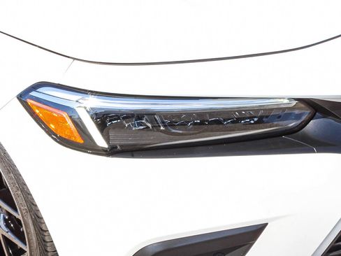 Used 2024 Honda Civic Sport Touring image 4