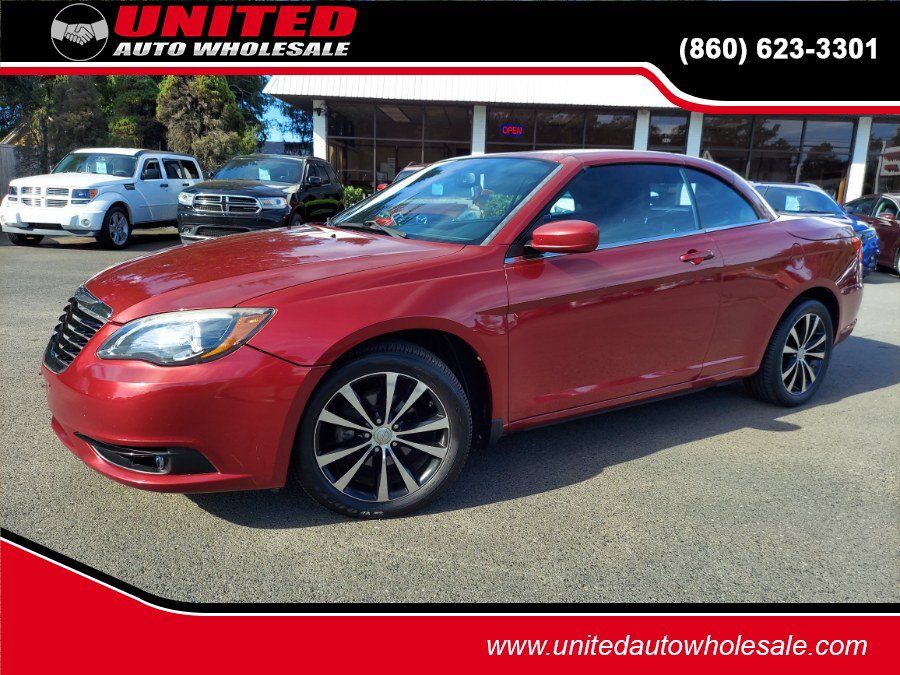 Used 2012 Chrysler 200 S FWD image 1