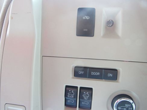 Used 2019 Cadillac Escalade Premium Luxury AWD/4WD image 20