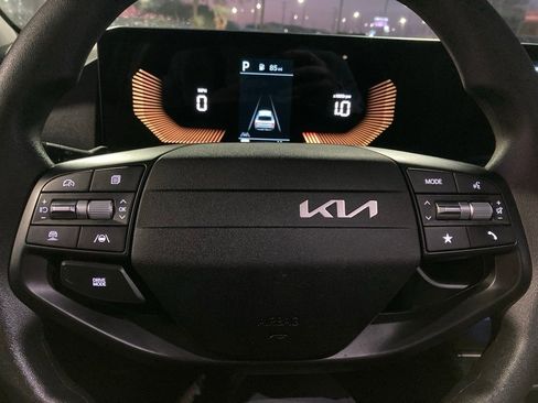 Used 2025 Kia K4 LXS image 17