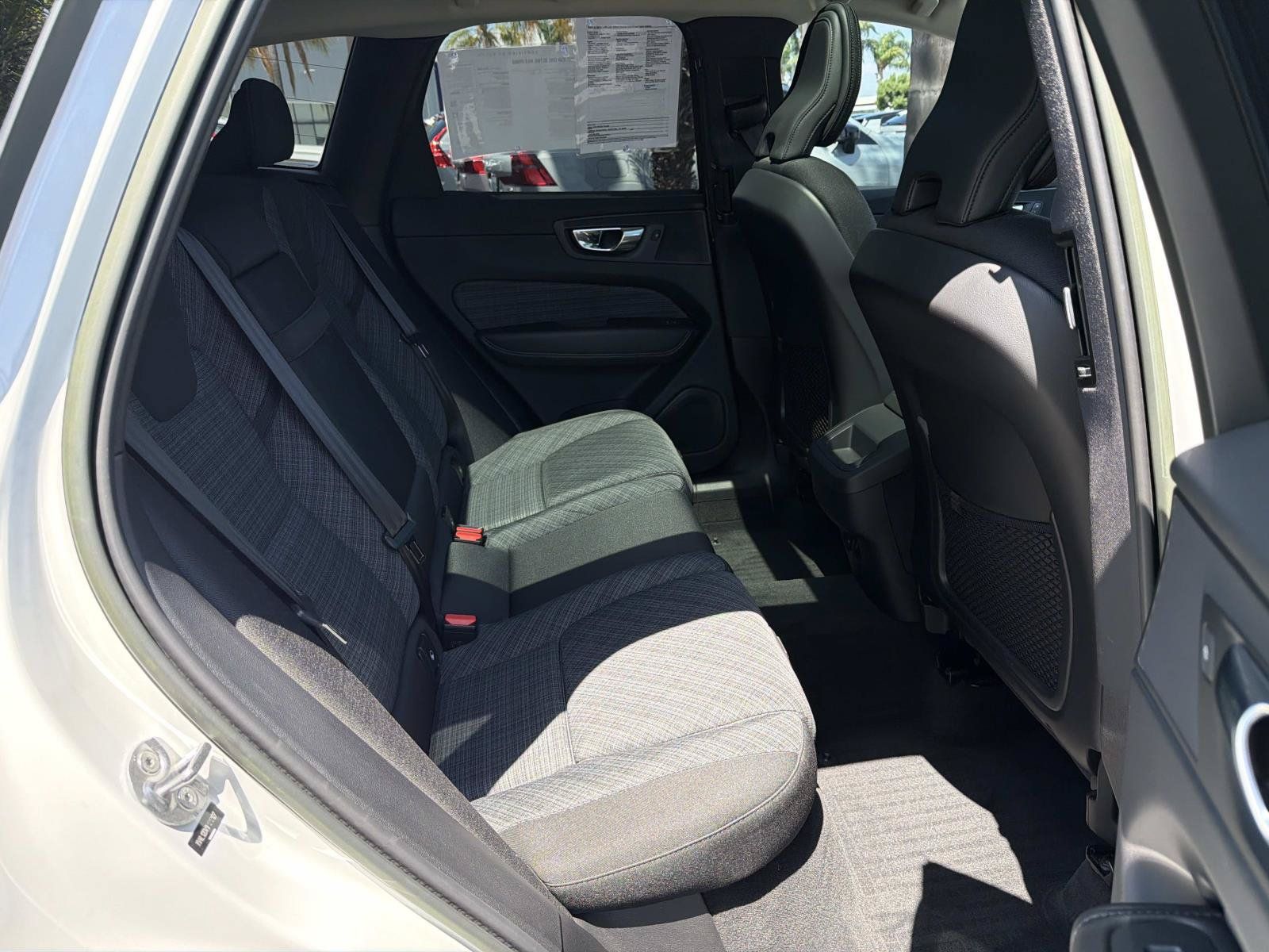 Certified 2023 Volvo XC60 B5 Core w/ Climate Package FWD image 23