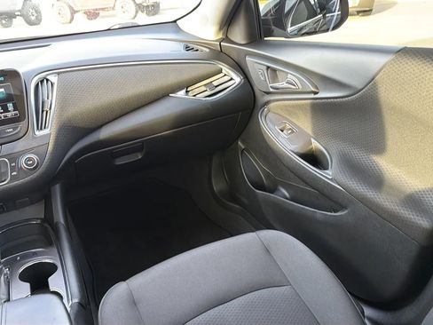 Used 2018 Chevrolet Malibu LT FWD image 61