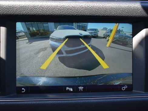 Used 2017 Jaguar XF S image 19