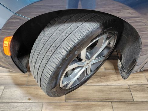 Used 2024 Chrysler Pacifica Pinnacle w/ Trailer Tow Group FWD image 39