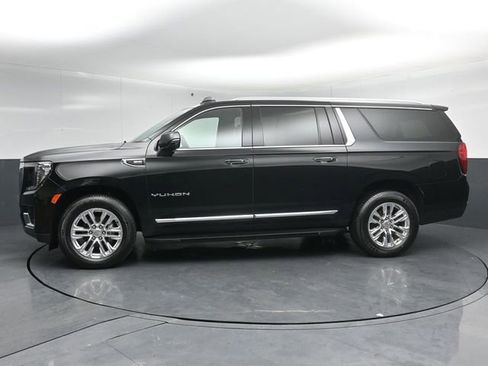 Used 2023 GMC Yukon XL SLT w/ SLT Premium Package AWD/4WD image 8