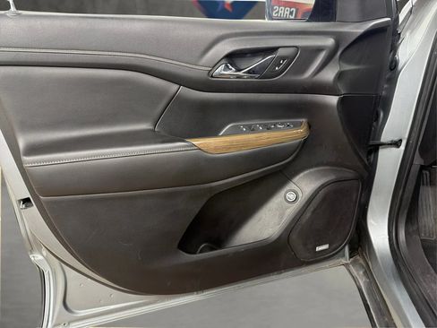 Used 2023 GMC Acadia SLE w/ Driver Convenience Package FWD image 36