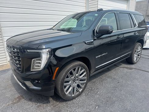 Used 2025 GMC Yukon Denali Ultimate AWD/4WD image 7