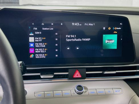 Used 2023 Hyundai Elantra Limited FWD image 15