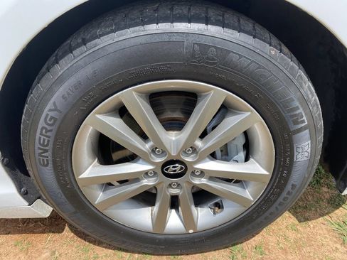 Used 2017 Hyundai Sonata SE FWD image 21
